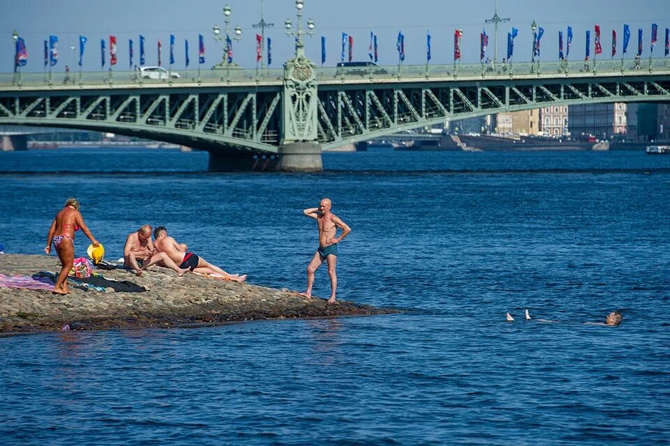 Санкт-Петербург купание. Места для купания в Санкт-Петербурге. Где купаются в Питере летом. Летний отдых Санкт Петербург. Отдыхая летом в петербурге