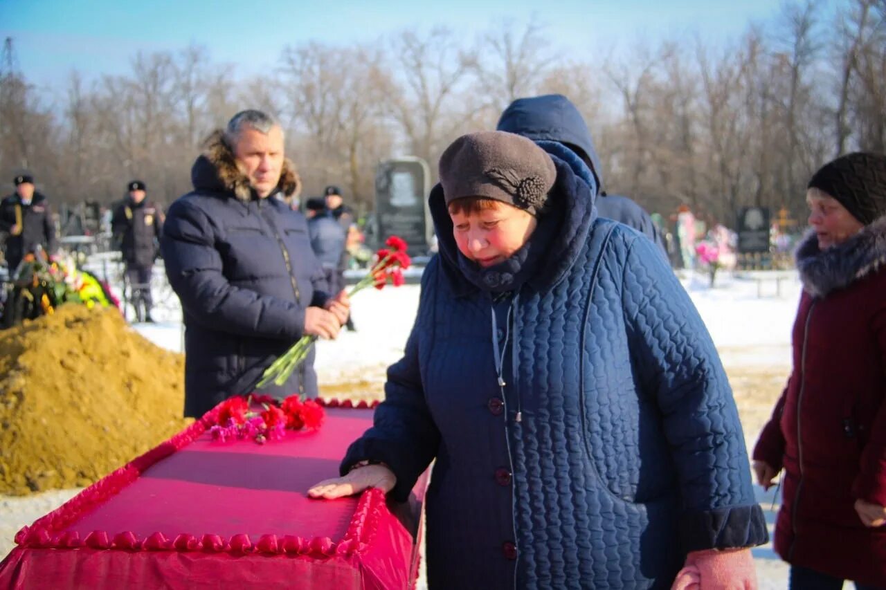 Сколько погибло в саратовской области. Похороны погибших в спецоперации на Украине.