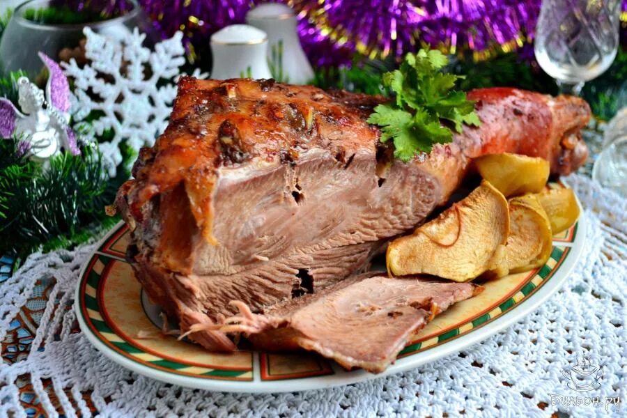 запеченные крылья индейки. мясо индейки приготовленное. рецепт замороженной индейки. рецепт замороженной индейки. индейка в духовке.