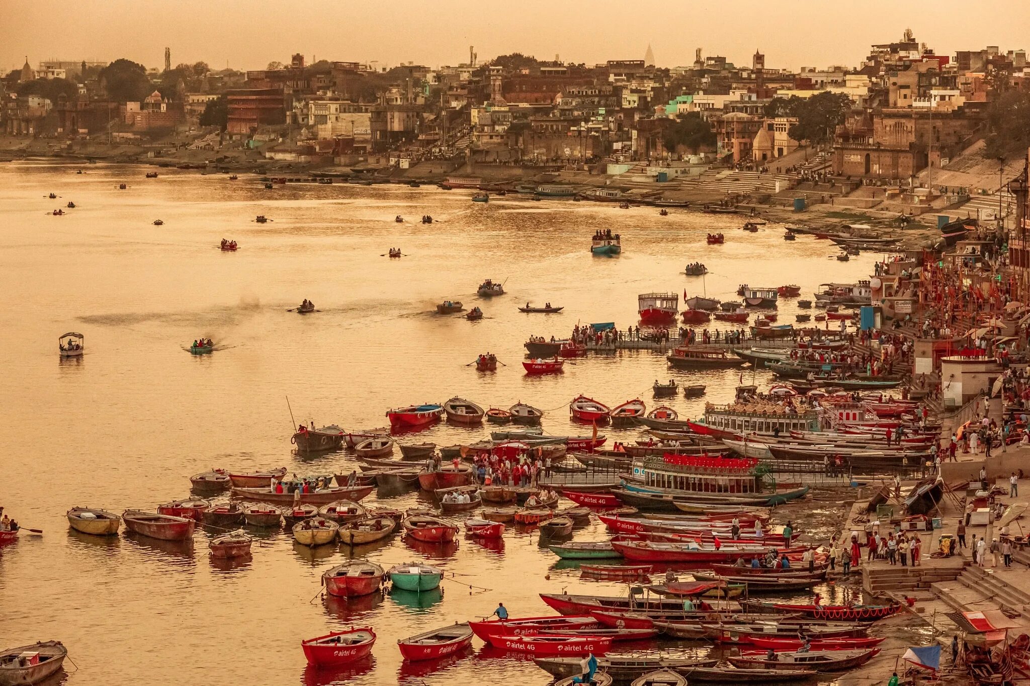 Достопримечательности индии ворота индии. Индия старый город. Порт окха индия. Золотой храм хармандир сахиб г амритсар внутри. Индия столица мумбаи.