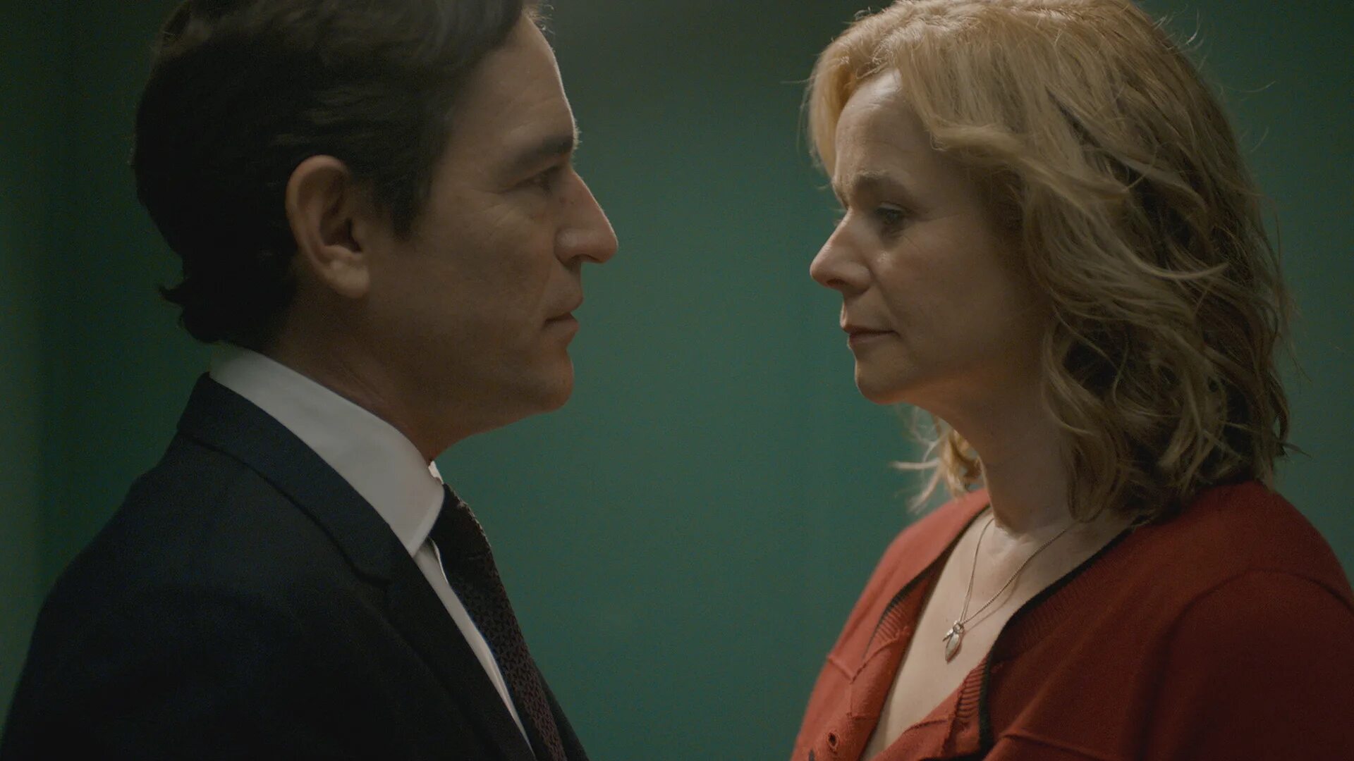 Яблочный двор. Яблочный двор. Apple tree yard сериал. Яблоневый двор сериал. Яблочный двор.