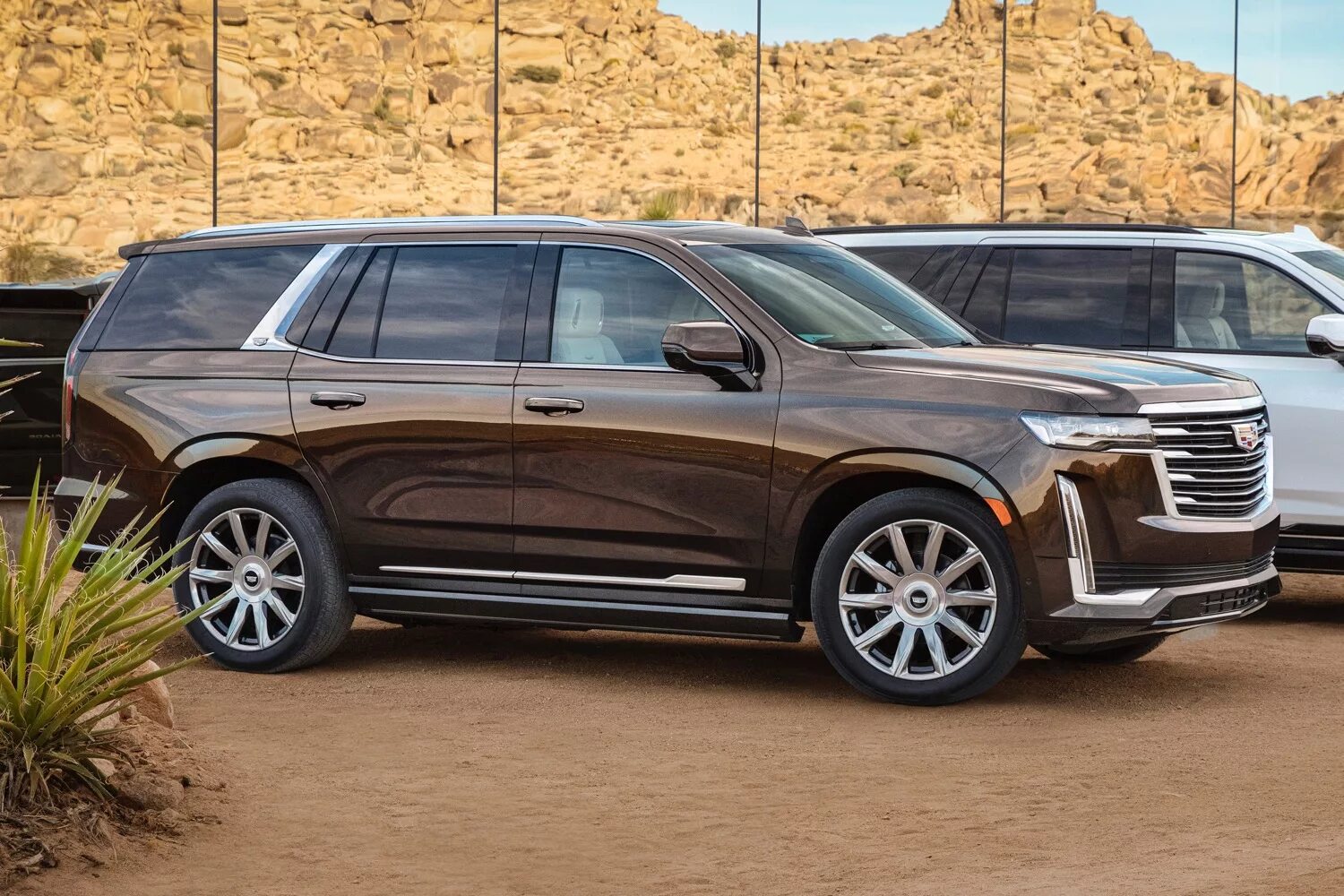 Кадиллак эскалейд 2022. Cadillac Escalade ESV 2021. Новый Cadillac Escalade 2021. Cadillac Escalade ESV 2022. Cadillac Escalade 2022.