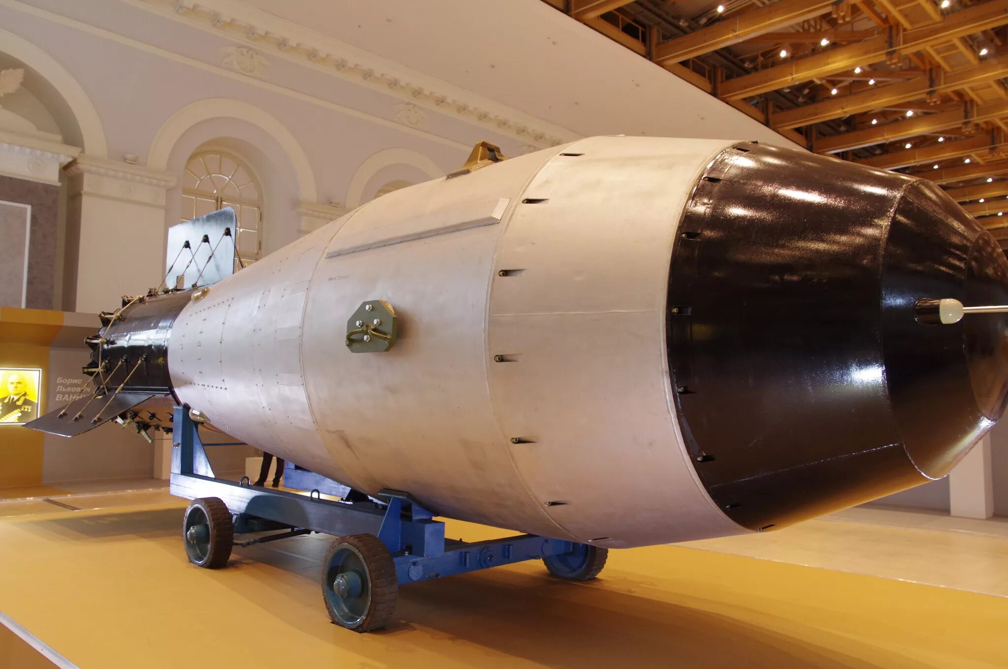 Самая мощная бомба в россии. Ан602 царь-бомба. Царь-бомба (ан602) – 58 мегатонн. Царь бомба 58 мегатонн. Ан602 царь-бомба взрыв.