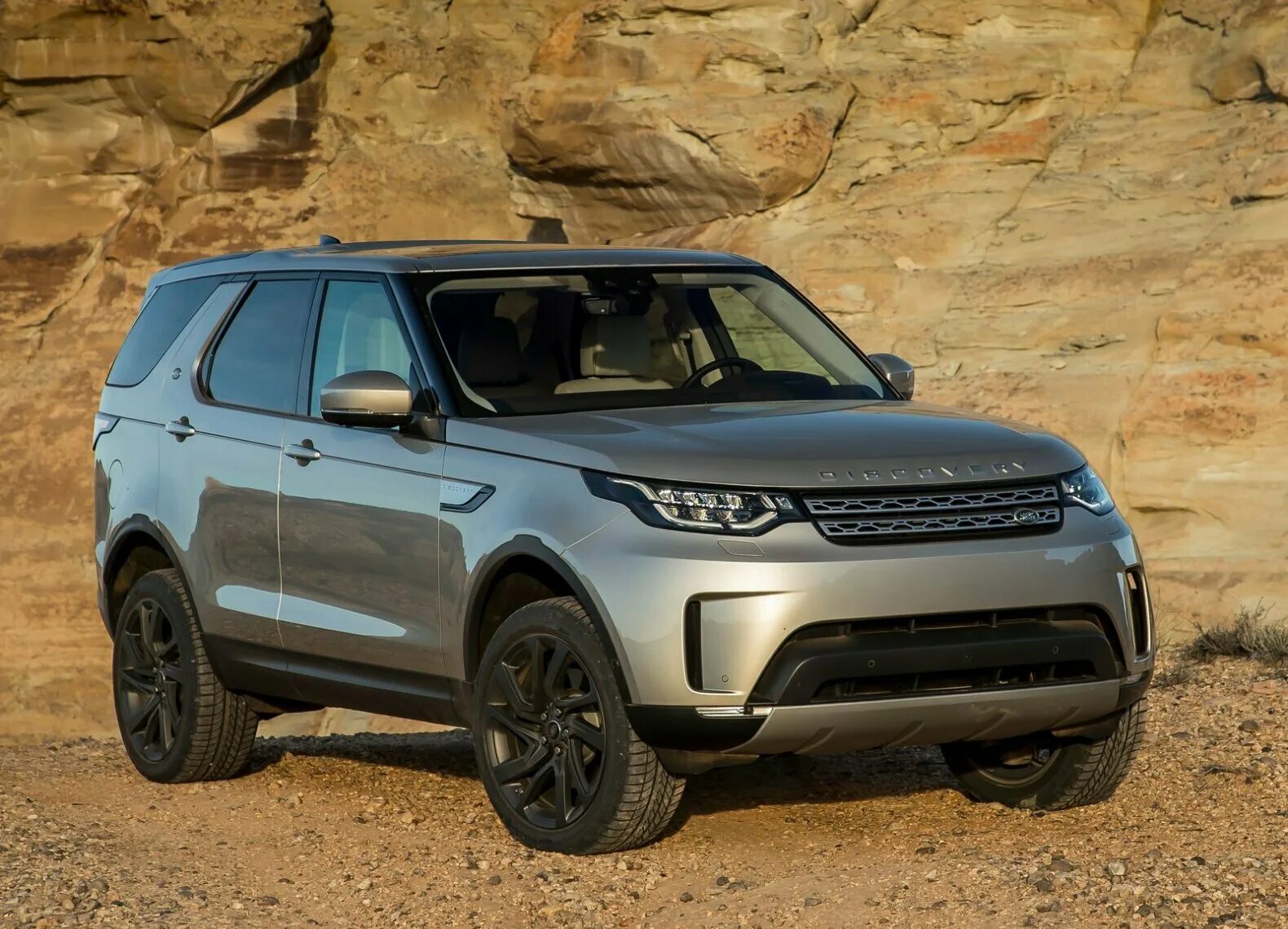 Дискавери самые. Ленд Ровер Дискавери 5. Range Rover Discovery 2017. Рендж Ровер Discovery 5. Ленд Ровер Дискавери 5 2017.