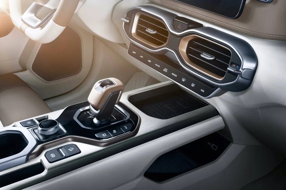 Geely ICON купить по цене от 27500 $ с доставкой под ключ