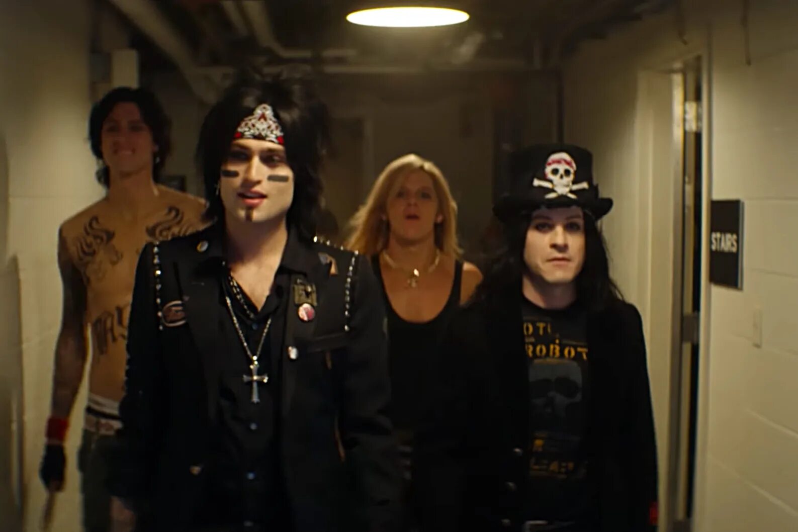 Motley crue грязь. Motley crue 1982. Грязь мотли крю. Motley crue грязь. Группа mötley crüe 2019.