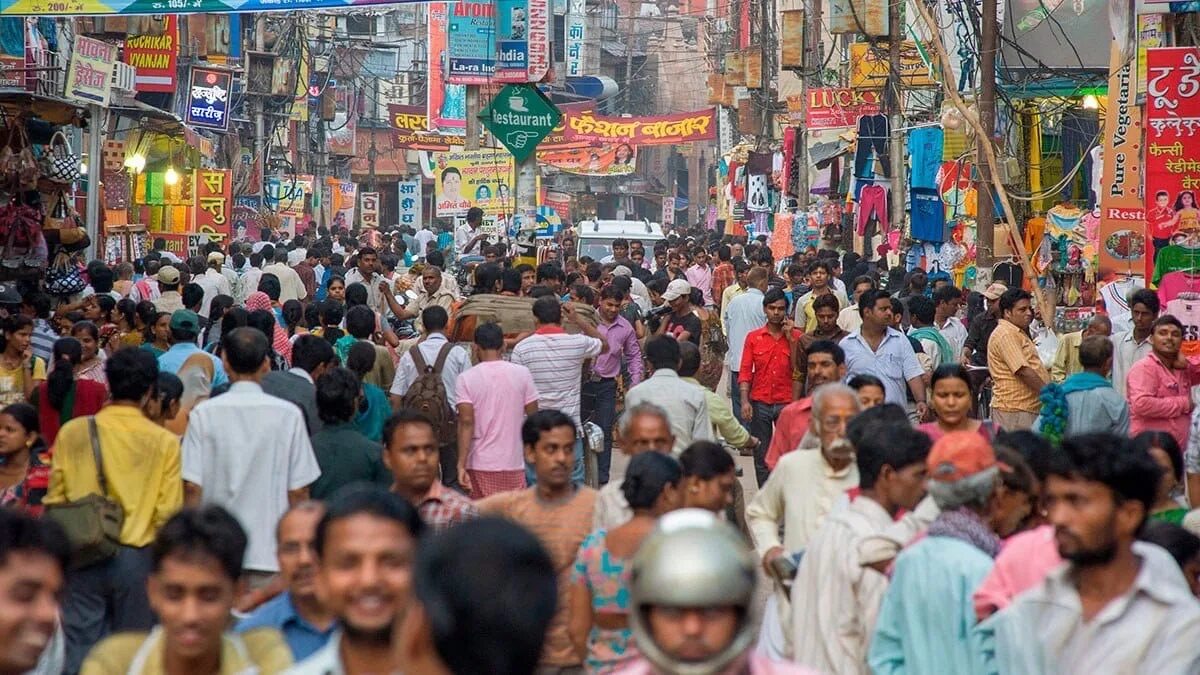 Где больше население китай или индия. Население Индии 2023. Жители Индии. Индия люди. Индия фото.