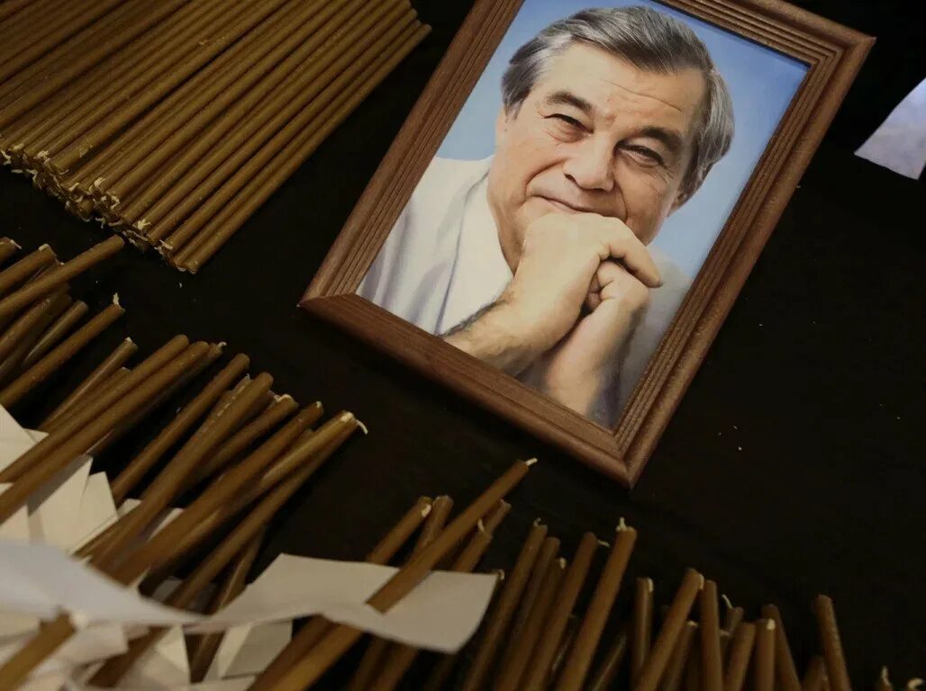 В Москве простились с Леонидом Куравлевым. Фоторепортаж - РБК