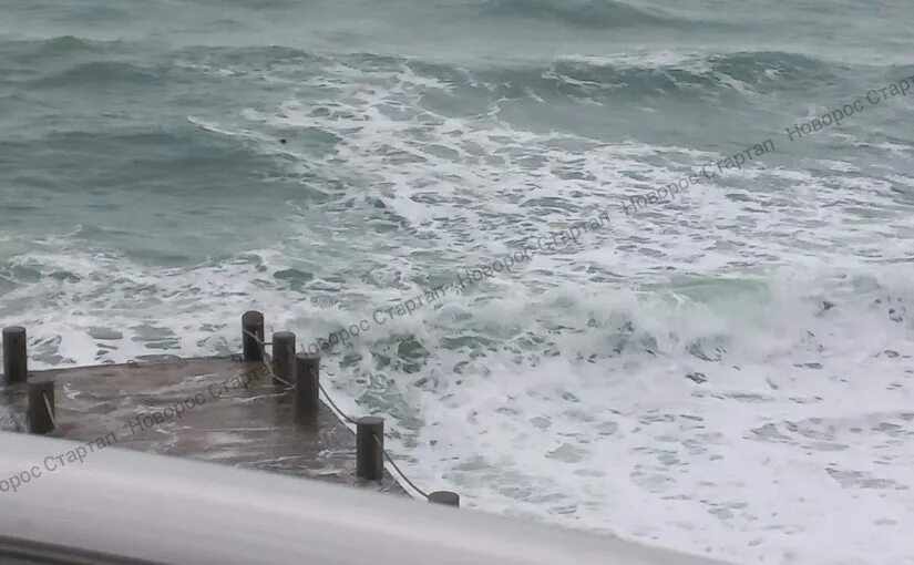 Трагедия в черном море фото Спасатели достали из моря тело мужчины, утонувшего в Новороссийске