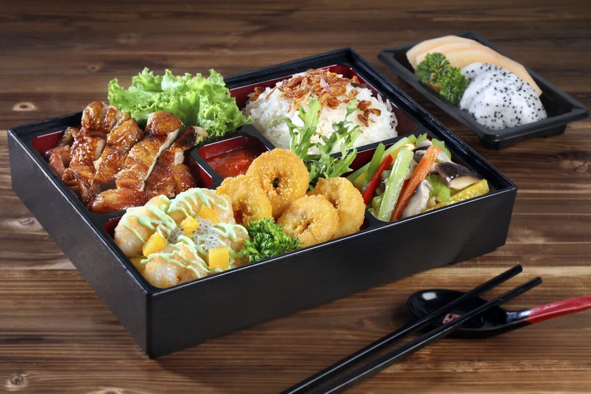 кабуки бенто бокс. токио бенто ланч. рыба рис бенто ланч. бенто сет. капа чизу бенто.