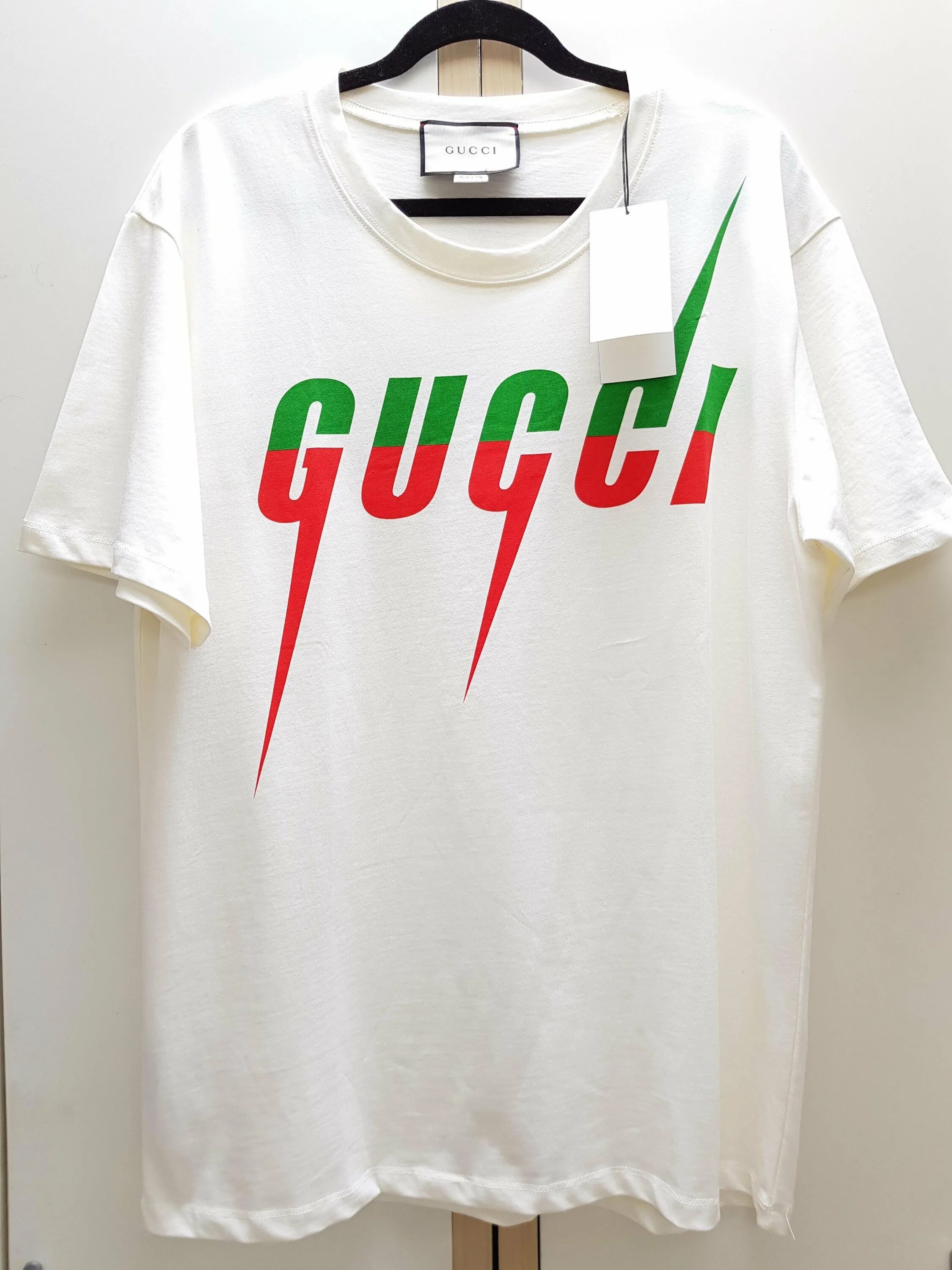 Gucci Blade.t Shirt белая. Футболка гуччи Blade. Футболка Gucci Blade оригинал. Gucci Shirts Replica. Реплика футболки