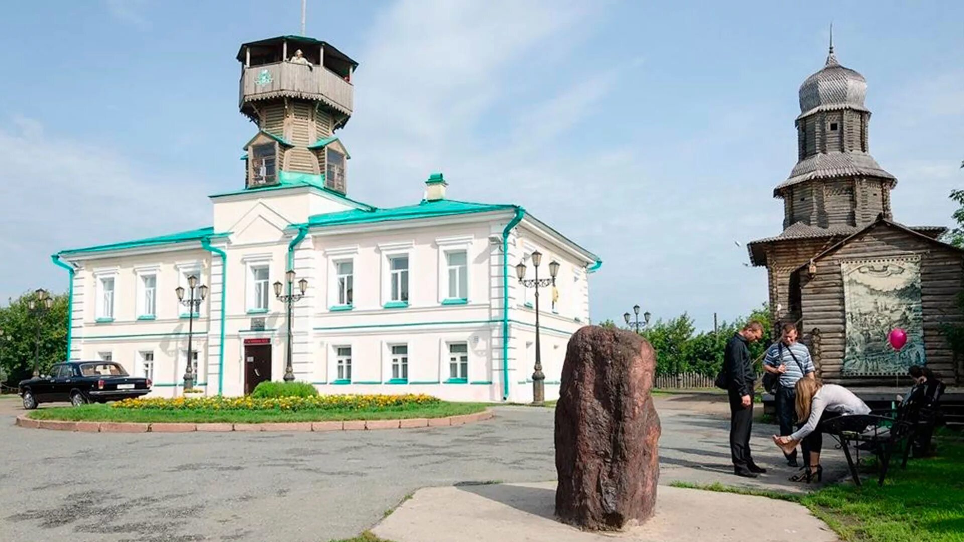 Томск дата основания. Воскресенская гора Томск. Музей на Воскресенской горе Томск. Томск памятники Воскресенская гора. Воскресенская гора Томск исторические.