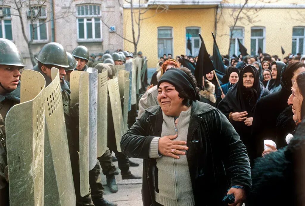 Баку январь 1990. 19 января 1990. Народный фронт азербайджана 1990. Народный фронт азербайджана 1990. Баку январь 1990.