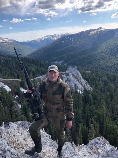 Рунат. Руны на зевса. Хасбутдинов. Рунатко екатеринбург. Укус яблока.