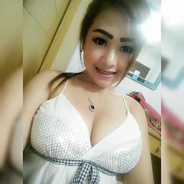 Sotwe toket. Tante2 Mendesah. Tante abg sange Montok. Bf tante. Tante semok hot Montok.