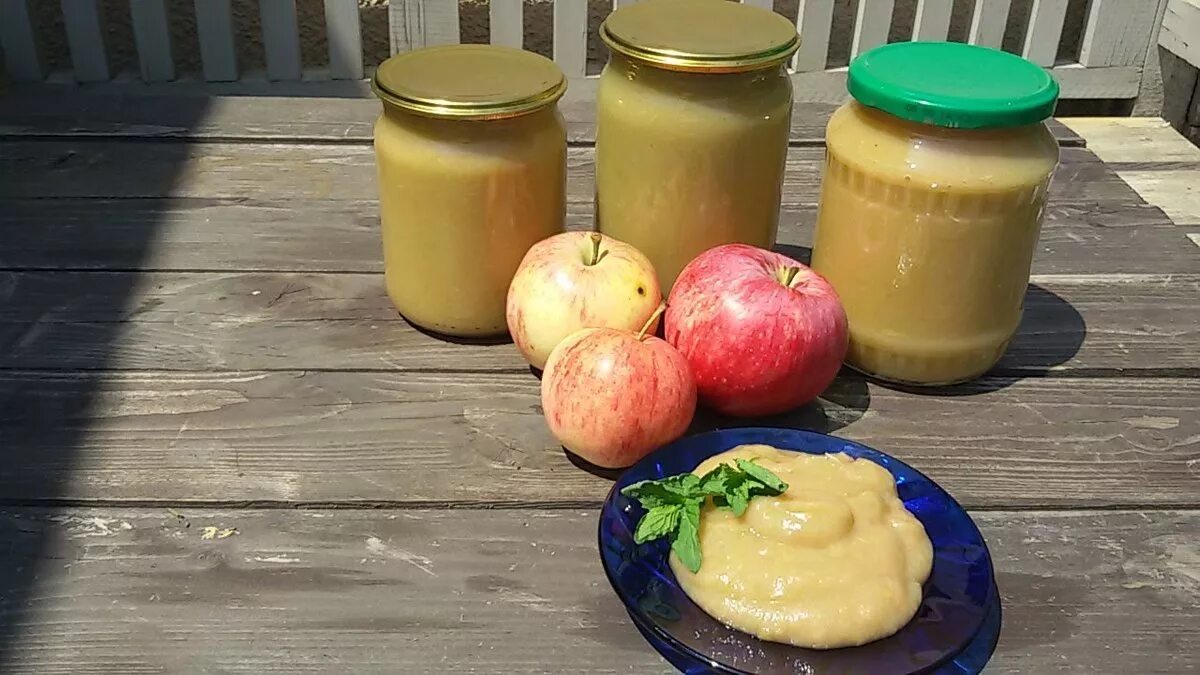 Яблочное пюре со сгущенкой на зиму. Миняева яблочное пюре. пюре из яблок на зиму неженка. яблочное пюре. без сахара и консервантов. пюре неженка из яблок.