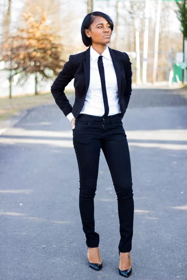 Toni ♡ wearing ties.