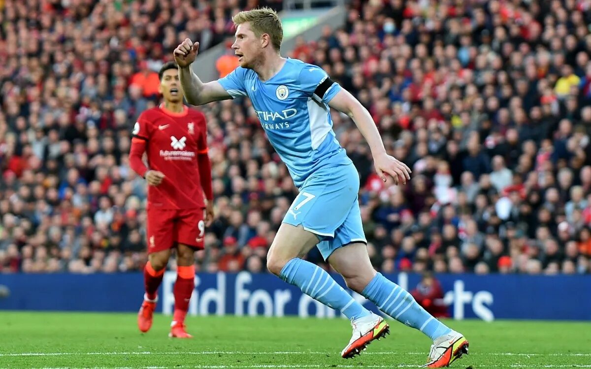 Результаты тура англия. De Bruyne Liverpool. Футбол Ливерпуль Манчестер Сити. Ман Сити Ливерпуль. Чемпионат Англии по футболу 2021-2022.