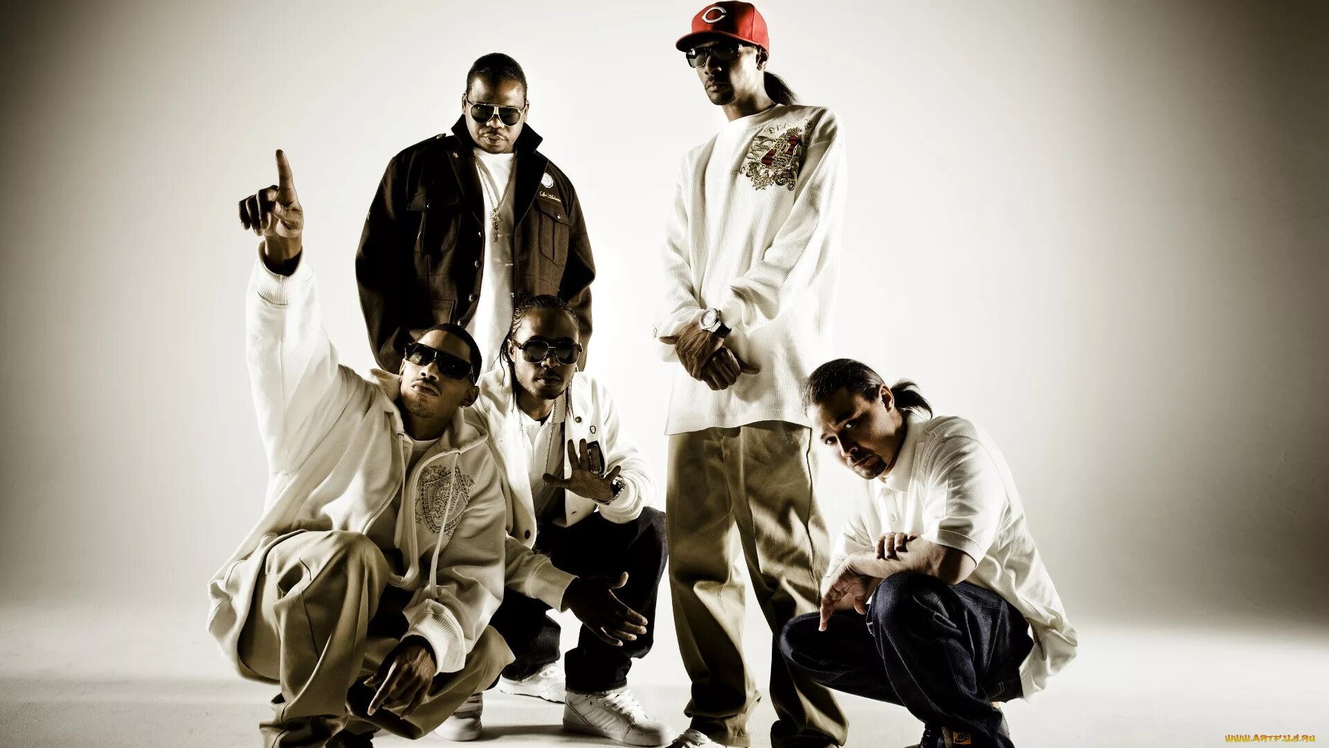 Хоп музыка без слов. Хип-хоп субкультура. Bone Thugs-n-Harmony e. 1999. Молодежная субкультура хип хоп. РЭПЕРЫ субкультура.