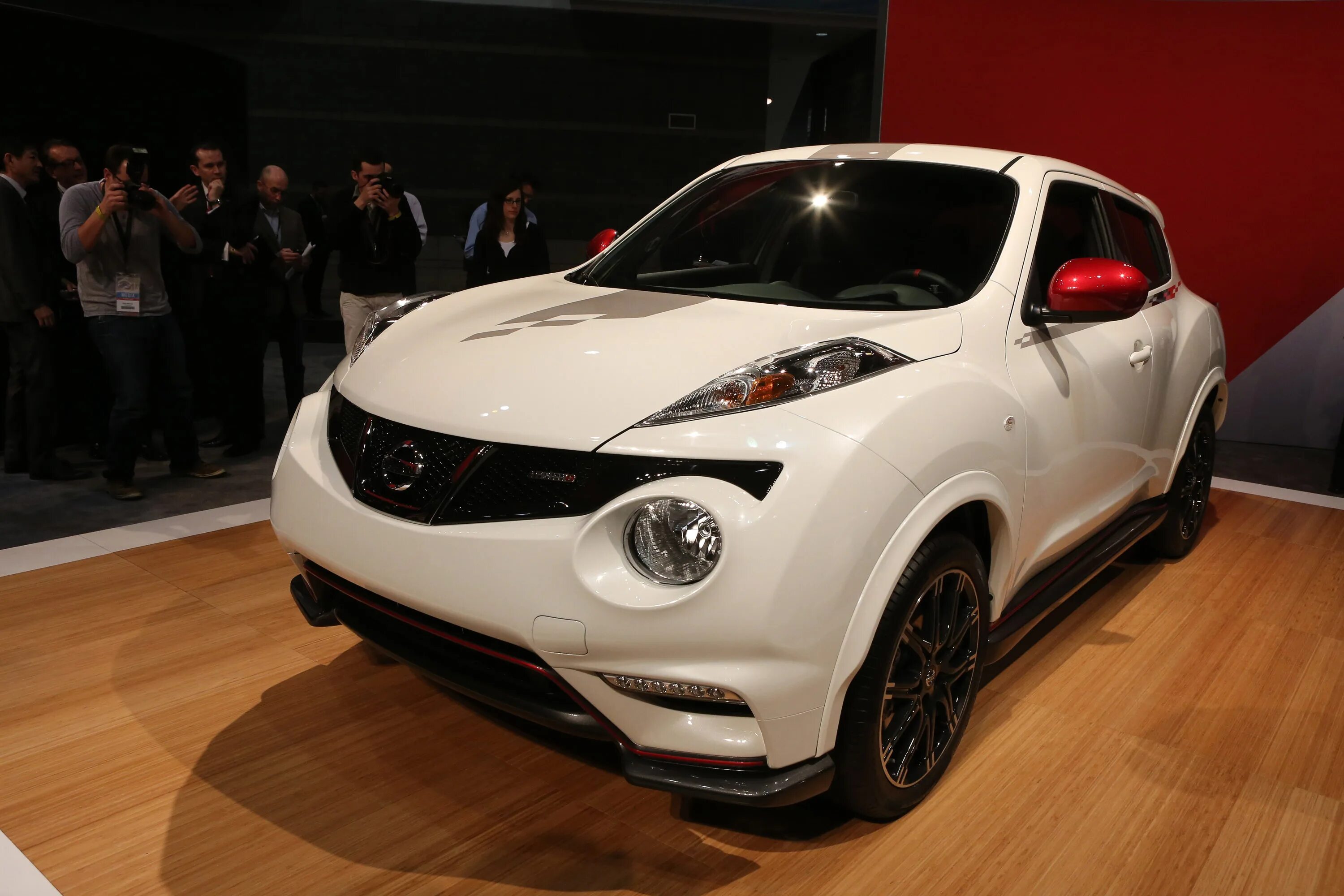 Ниссан жук полный. Ниссан Жук нисмо 2013. Ниссан Жук 2013 Nismo. Nissan Juke 2013. Ниссан Джук 2013.