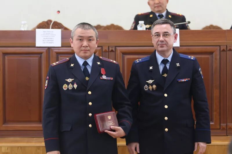 Мвд бурятии. Полиция джидинского района с петропавловка. Полиция джидинского района с петропавловка. Мвд по республике бурятия улан-удэ. Министр мвд по республике бурятия.