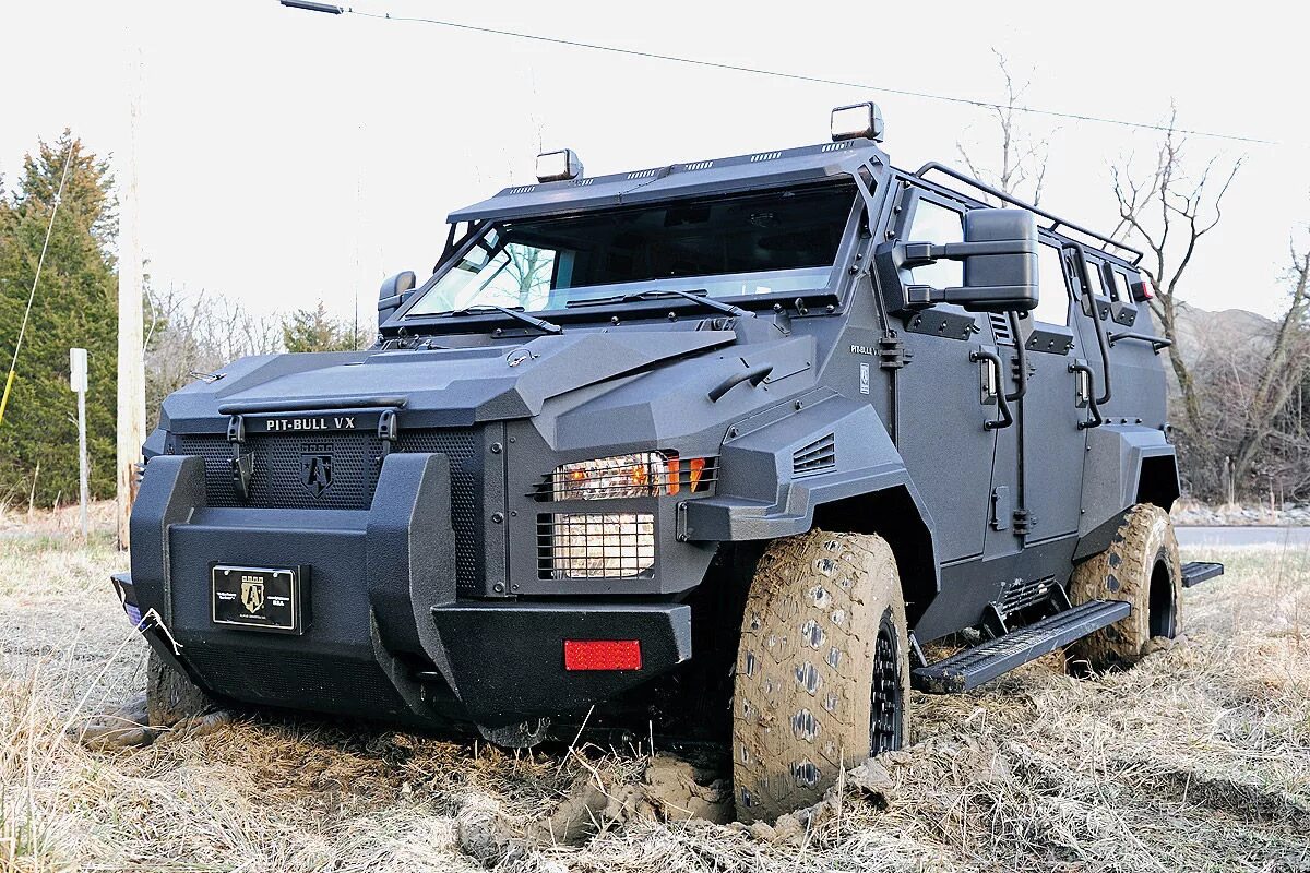 Самые прочные автомобили. Бтр мародер юар. Бтр мародер юар. Pit-bull vx swat truck. Alpine armoring pitbull vx.