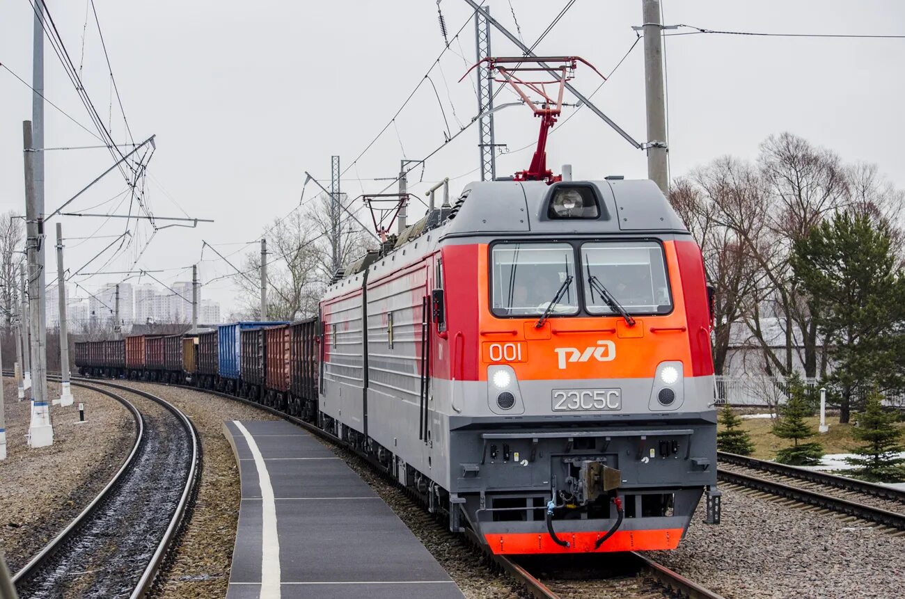 Ремонт электровозов 2эс5к. Электровоз 2эс5к. Электровоз Скиф 2эс5. Локомотив 2эс7. 2эс5 001.