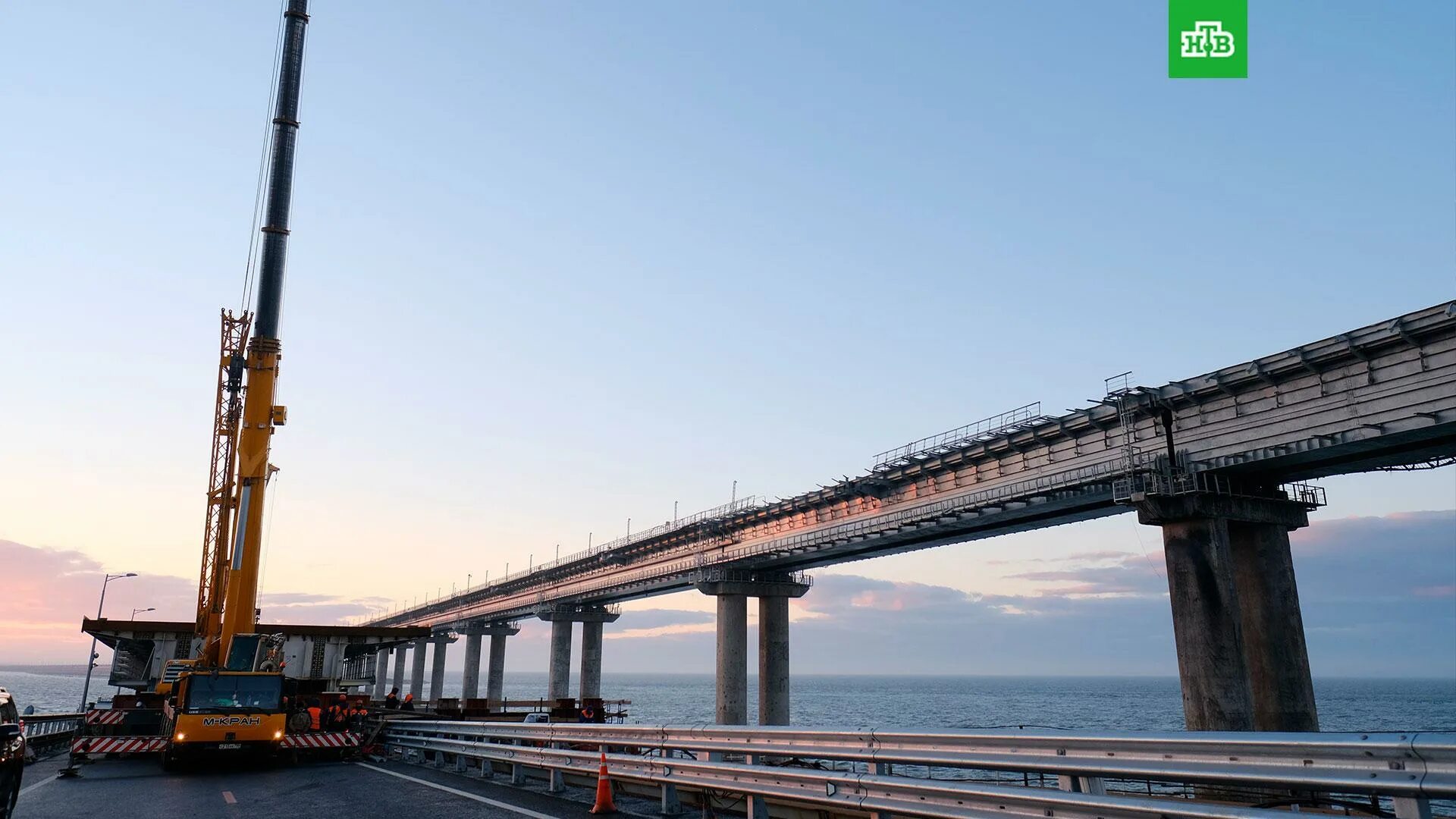 Перекрыто движение по крымскому мосту