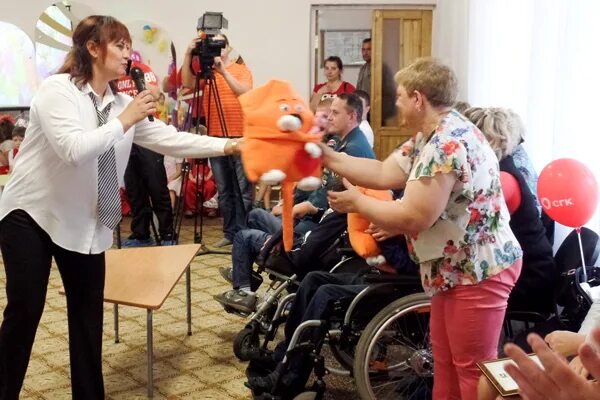 Мероприятия для детей инвалидов. Глава администрации города тырныауз. День инвалида в детском саду. Дом инвалидов добро. Дом детей инвалидов.