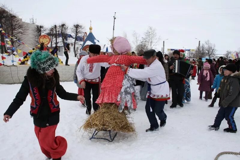 Коляда праздник. Зимние праздники по. Традиционные праздники на руси. Сжигание чучела масленицы васнецов. Рождественские народные гуляния.