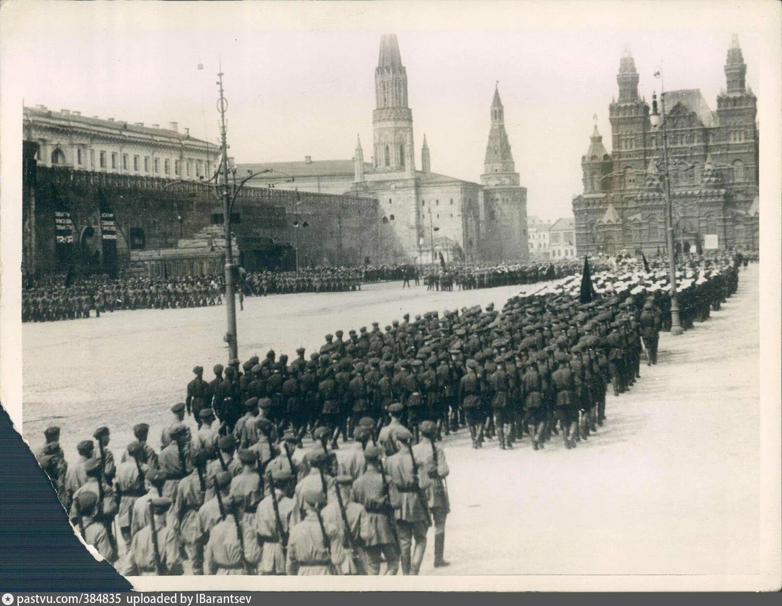 Парад РККА на красной площади 1920. Парад на красной площади. 1927 Г.. Парад на красной площади 1925. Юон парад на красной площади 1923.