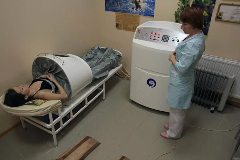 Барокамера абдоминальная декомпрессия. Гипербарическая оксигенация барокамера. Барокамера. Барокамера для беременных. Барокамера бароокс.