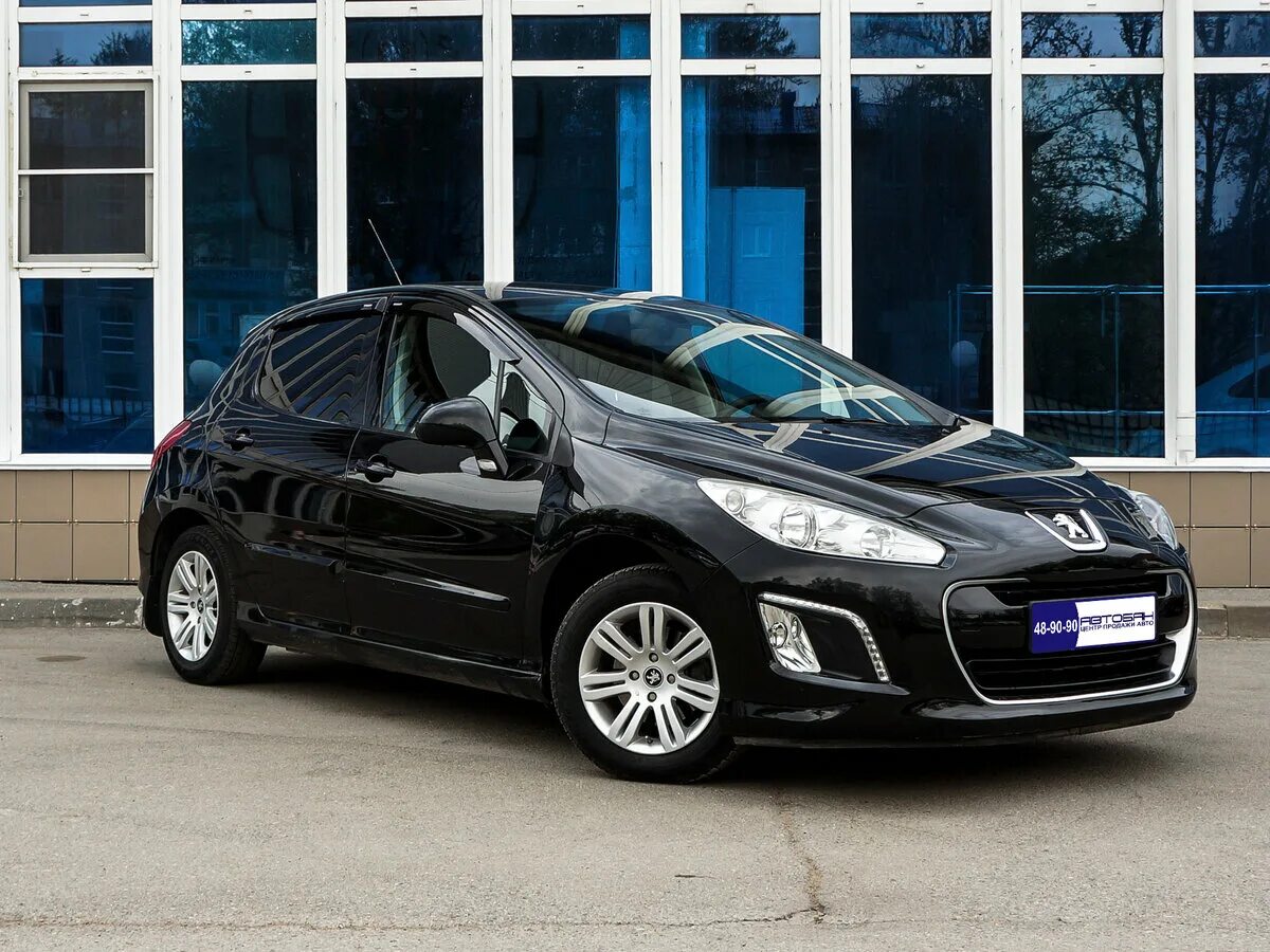 Пежо 308 купить новый. Peugeot 308 i. Peugeot 308 308. Peugeot 308 Рестайлинг. Пежо 308 хэтчбек черный.