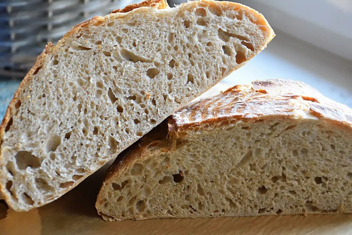 Хлеб ржаной бездрожжевой. Хлеб в духовке без дрожжей. Хлеб пшеничный дрожжевой фото. Дрожжевое пшеничный хлеб. Дрожжевой хлеб.