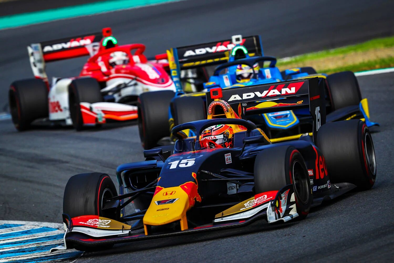Супер формула. Aston martin f1 team racers. red bull f1 2025. супер формула ф1. f1 aftamatlar.