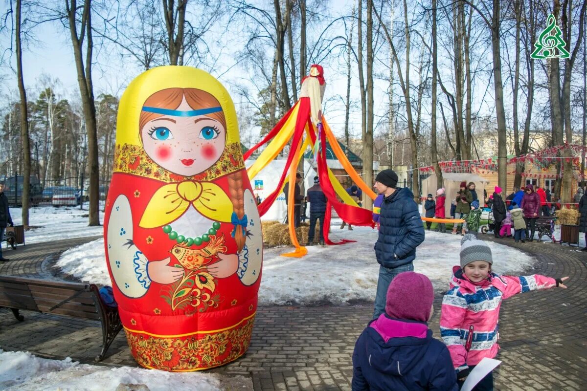 Масленица в парке царицыно. Измайловский парк Масленица 2024. Масленичные гуляния в Измайловском парке 2024. Красногорск Масленица городской парк. Карусель на Масленицу.