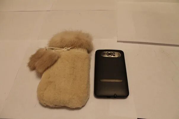 Меховой чехол на samsung s24 ultra. Мех телефон. Мех телефон. Меховой чехол на самсунг 02s. Мех телефон.