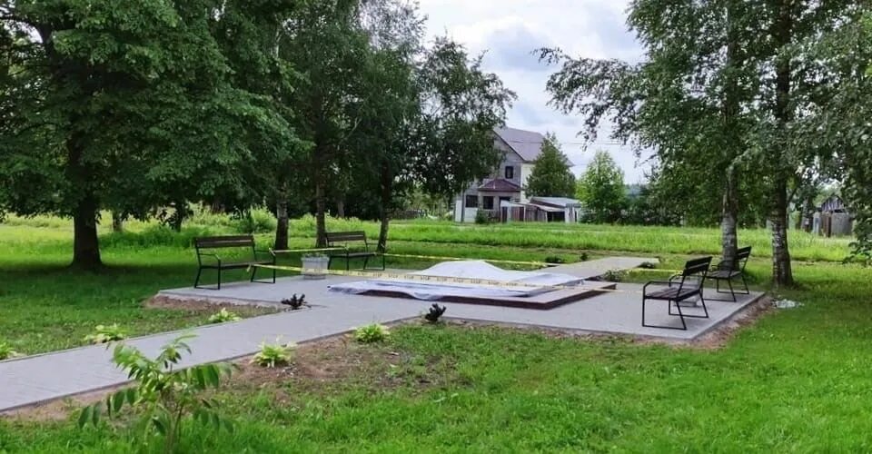 Д ермолино новгородская область. Деревня ермолино новгородская. Деревня ермолино новгородская. Ермолино новгородской. Школа в деревне.