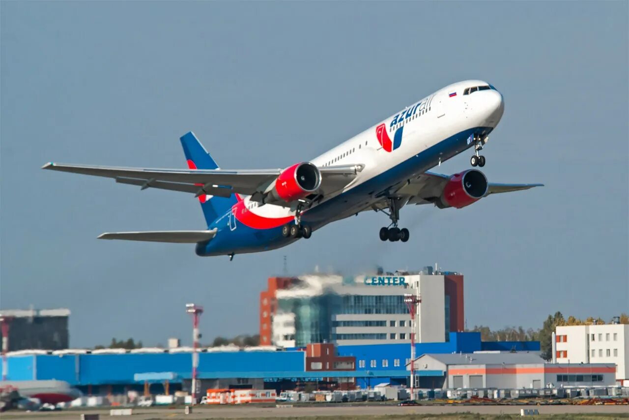 Самолет Азур. Авиакомпания Азур Эйр. Azur Air авиакомпания самолеты. Азул АИР самолет. Azur air тайланд