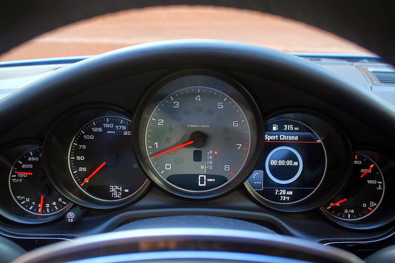 Спидометр porsche cayenne. Максимальная скорость порше. Скорость порше 911 турбо. Порш турбо s911 спидометр. Максимальная скорость порше.