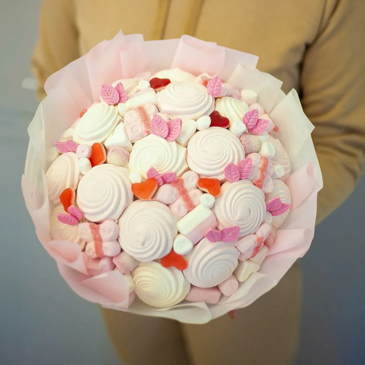 Красивые букеты из зефира. Букет из зефирных роз. Букет из зефира своими руками. Букет из зефира в шоколаде. Букет из зефирок.