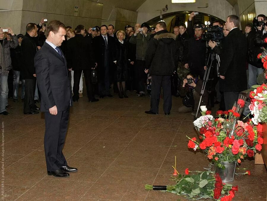 Взрыв в Московском метрополитене февраль 2010. Взрыв в Московском метрополитене (февраль 2004). Взрыв в Московском метро 2004.