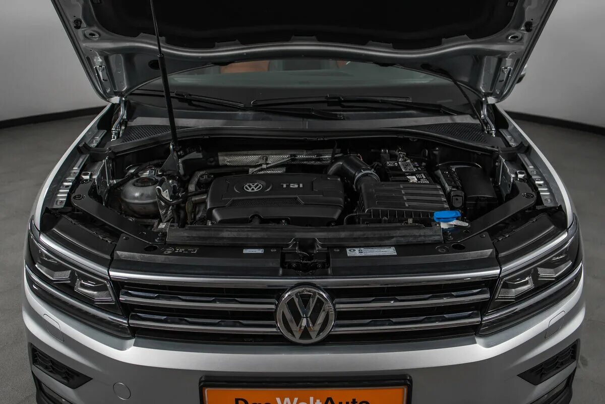 VW Tiguan 2.0 под капотом. Мотор Фольксваген Тигуан 2.0 бензин. Тигуан 220 л.с мотор. Двигатель Тигуан 2.0 180.