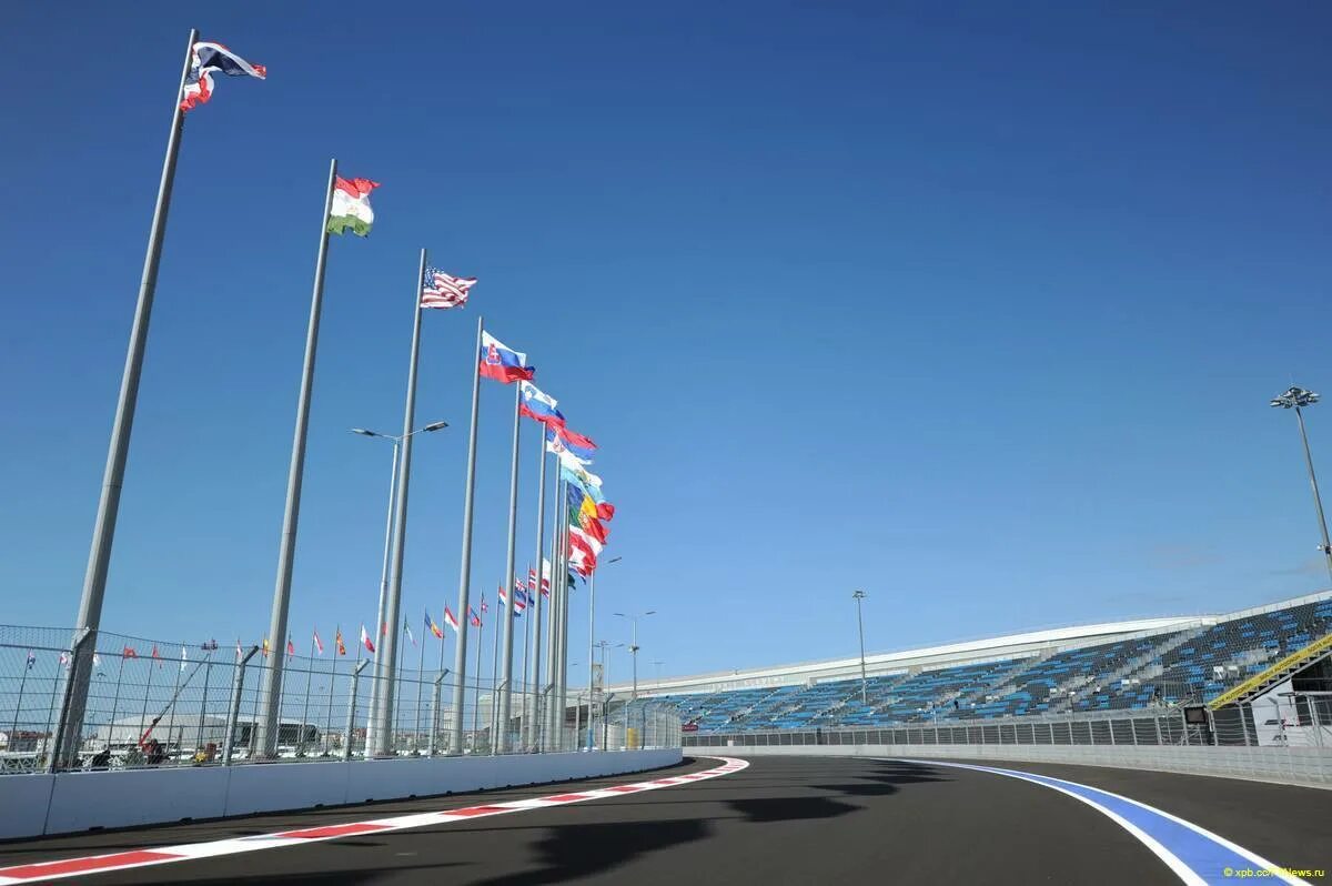 Вся россия сочи. Калифорния при России. Барьеры безопасности Sochi Autodrome.