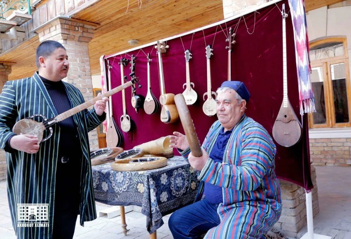 Uzbek musiqa. Карнай сурнай Узбекистана. Миллий хунармандчилик. Карнай музыкальный инструмент Узбекистана. Хунарманд уюшмаси.