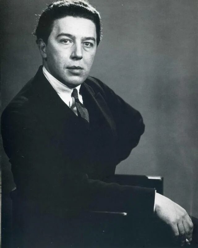 Андре рей sereda. Стихи бретона. Андре бретон поэт. Андре бретон французский писатель. Стихи бретона.