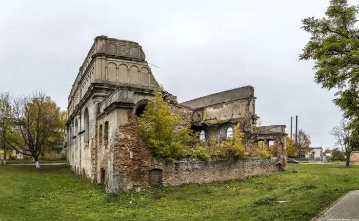Бродовский замок. Броды львовская. Броды львовская. Город броды львовской. Бродский замок броды.