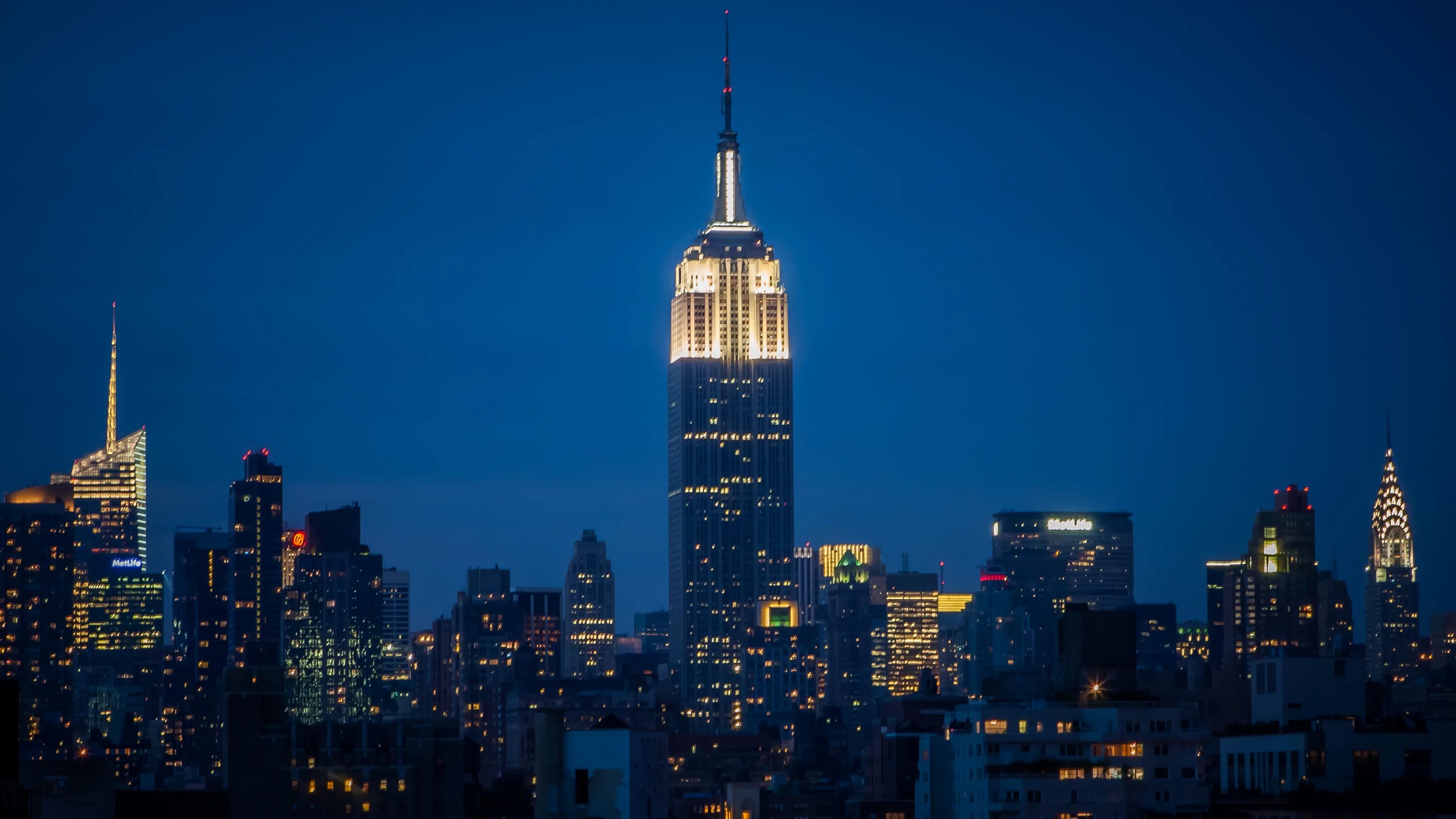 The empire state building перевод