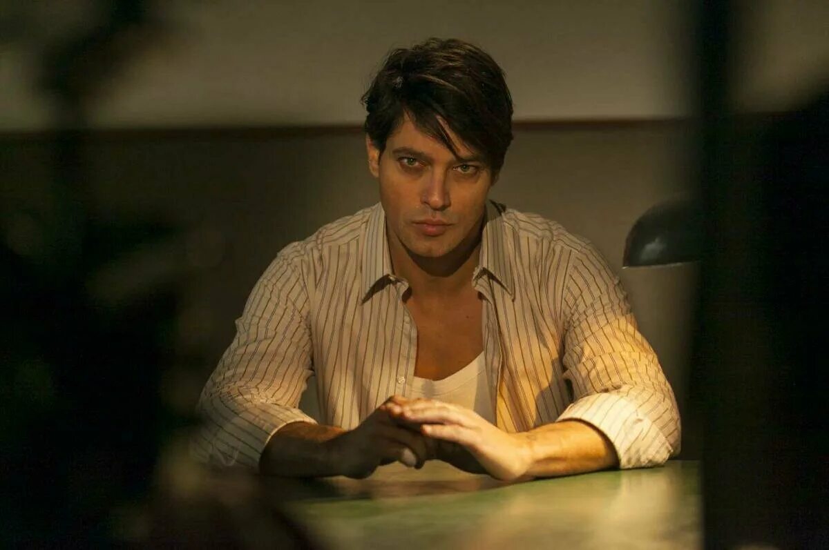 Armstrong, edgar lorne. дело чести италия сериал. уважение актер. Matt dillon brioni. сергей безруков ирония судьбы.