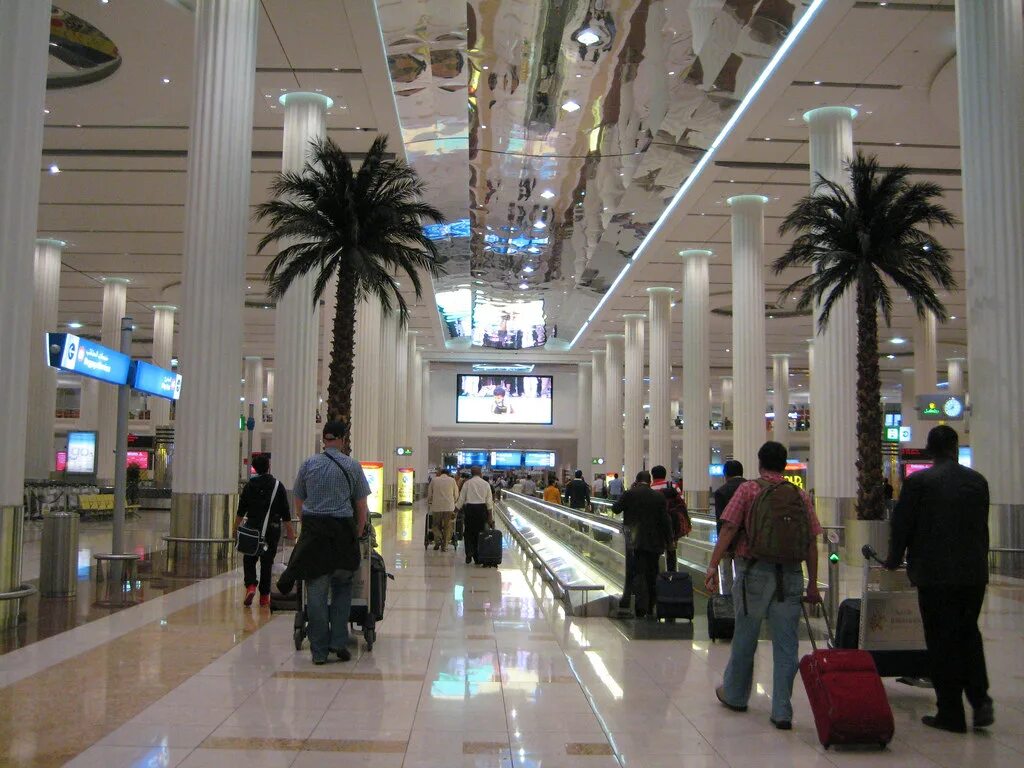 Какая сейчас обстановка в аэропорту дубая. Аэропорт dxb терминал 3. Аэропорт дубай дхб. Dxb-2 аэропорт дубай. Старый аэропорт дубая.